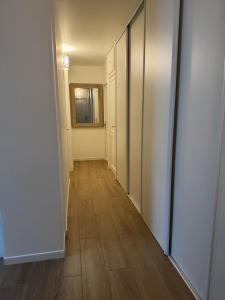 Sejours chez l'habitant Une Chambre dans un appartement : photos des chambres