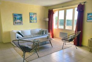 Appartements Beautiful sea view, AC, garden, beach minutes away by foot! : photos des chambres