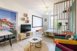 Rétro movies studio - 罗亚