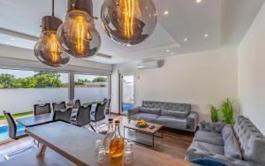 Istriensonne 0739 New-built Villa Lucy-2 -Pool with hydromassage