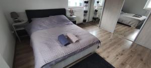 Cozy, Equipped Apartment with Free Monitored Private Parking close to Old Town