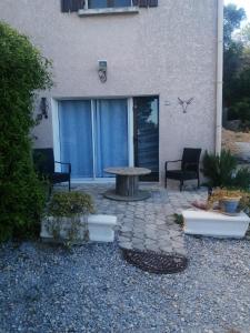 Appartements studio meuble et equipe : photos des chambres