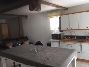 Appartements studio meuble et equipe : photos des chambres