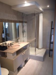 Appartements studio meuble et equipe : photos des chambres