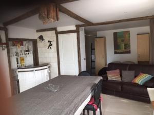 Appartements studio meuble et equipe : photos des chambres