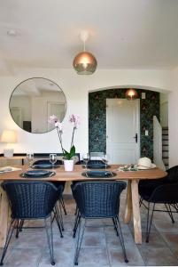 Piscine chauffée et magnifique vue mer! à10 mns de la plage & du centre!