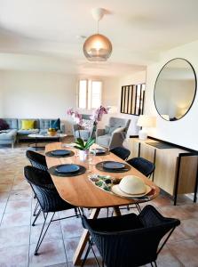 Piscine chauffée et magnifique vue mer! à10 mns de la plage & du centre!