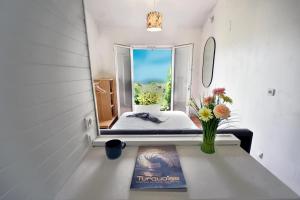 Piscine chauffée et magnifique vue mer! à10 mns de la plage & du centre!