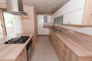 Nelkas Apartments