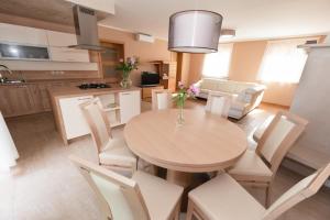 Nelkas Apartments