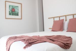 Comfortable Centric Apartment Steps from the Beach