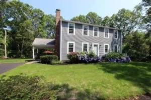 Completely renovated 3 bedroom Jewel by the sea - Monument Beach