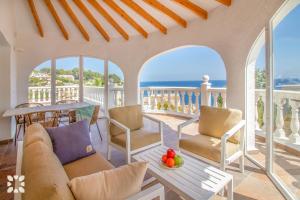 Villa La Suerte by Abahana Villas