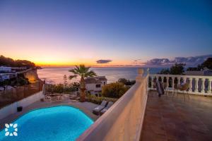 Villa La Suerte by Abahana Villas