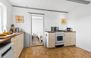 Gorgeous Apartment In Nørre Asmindrup