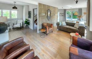 Awesome Home In Lauwersoog With Wifi