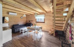 1 Bedroom Cozy Home In Wrzosowo