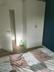 Bel appartement neuf 3 chambres proche Paris et Stade de France, parking gratuit, 5 min RER CDG aéroport et gare du Nord, quartier calme, proximité tous commerces