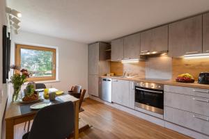 Familien - 3 SZ - Terrasse mit Bergblick - 2 Parkplätze