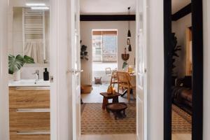 Hemba - 3 bedroom and balcony in Gracia