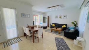Cozy 4BR villa with Pool in KadriyeBelek