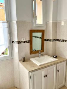 Appartements Vacances bord de mer - Appartement Sanary sur Mer : photos des chambres