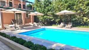 Eleonas Luxury Homes