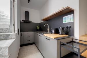 Stylish Penthouse Rooftop Hot Tub Harbour Views