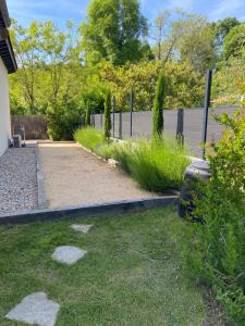 Maisons de vacances La Petite Caserne - Gite 4 etoiles - : photos des chambres