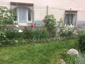 studio ensoleillé avec jardin pour 2 à Monêtier