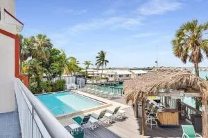 Aruba - Downtown Waterfront 2x2 Dock & Pool Pet-Friendly - Key West