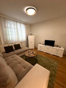 7 Emperors Central Suite