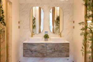 High-end Luxurious Quentin Residence in the Heart of Budapest