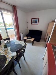 Coquet studio 4 pers, piscine,clim mobile, plage a 300 m,à 5min a pied du Lydia