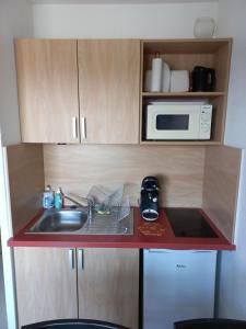 Coquet studio 4 pers, piscine,clim mobile, plage a 300 m,à 5min a pied du Lydia