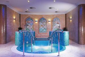Retro Riverside Wellness Resort