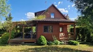 Dom letniskowy z dużym ogrodem - Łosie