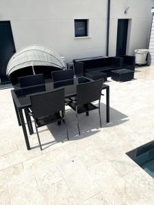 Maisons de vacances belle maison avec piscine chauffee sans vis-a-vis : Maison 4 Chambres
