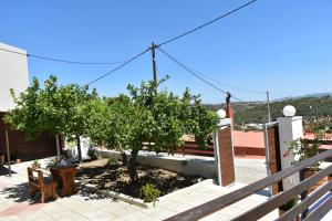 Lithos House
