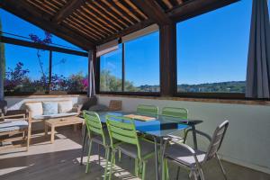 Maisons de vacances 06Q - Biot beautiful provencal villa with swimming pool : photos des chambres