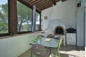 Maisons de vacances 06Q - Biot beautiful provencal villa with swimming pool : photos des chambres