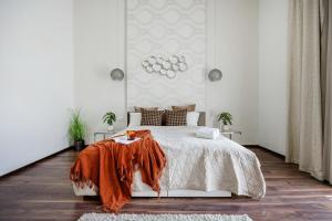 Discover Your Budapest Retreat-Walk to Parliament