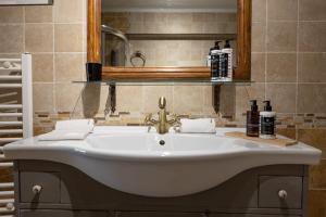 Gaia The Stone Cottage