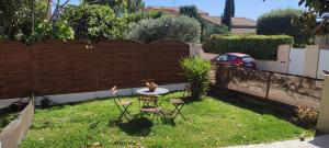 Maisons de vacances Maison T2 Climatisee avec petit jardin dans impasse calme : photos des chambres