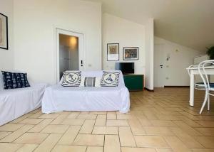 ATTICO VISTA MARE con 2 camere da letto -Residence azzurro-G