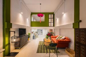 Charming Sukhumvit Shophouse - 2mins walk to skytrain