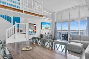 St Thomas - Waterfront Penthouse sleeps 16 w Pool & Boat Dock - Key West