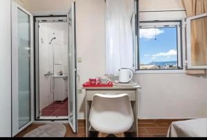 Xrisanthi studio Corfu Port 1