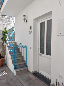 La casa di Giuliana piano terra con cucina e lavatrice