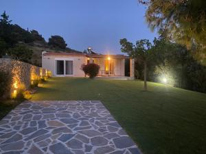 RELAXING POOL HOUSE IN LAGONISI 2